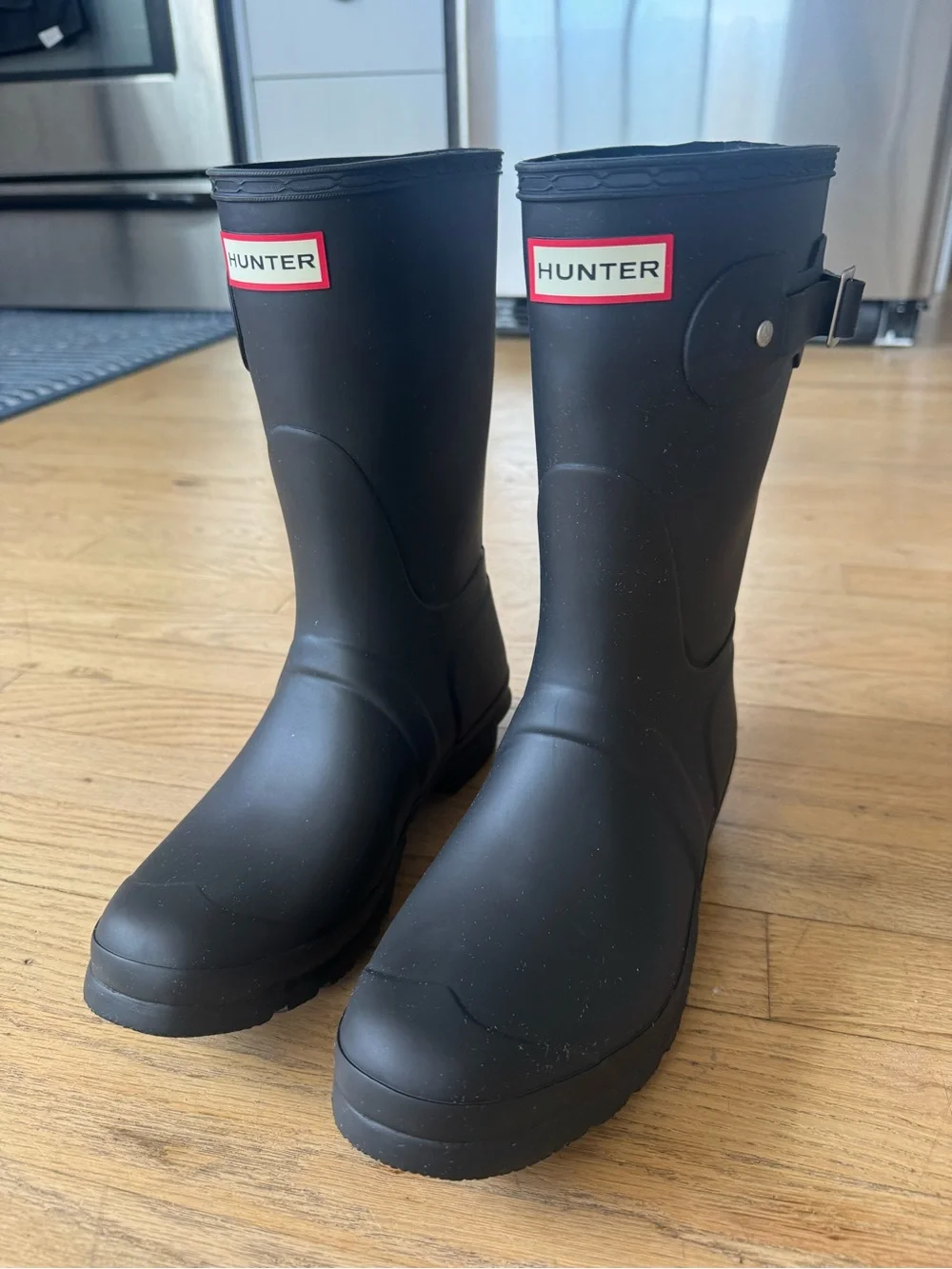 Hunter Women’s Original Short Rain Boot - Black size 9 (never worn outside)